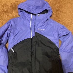 Girls Columbia 7/8 winter jacket.  Good condition.  No rips or tears.